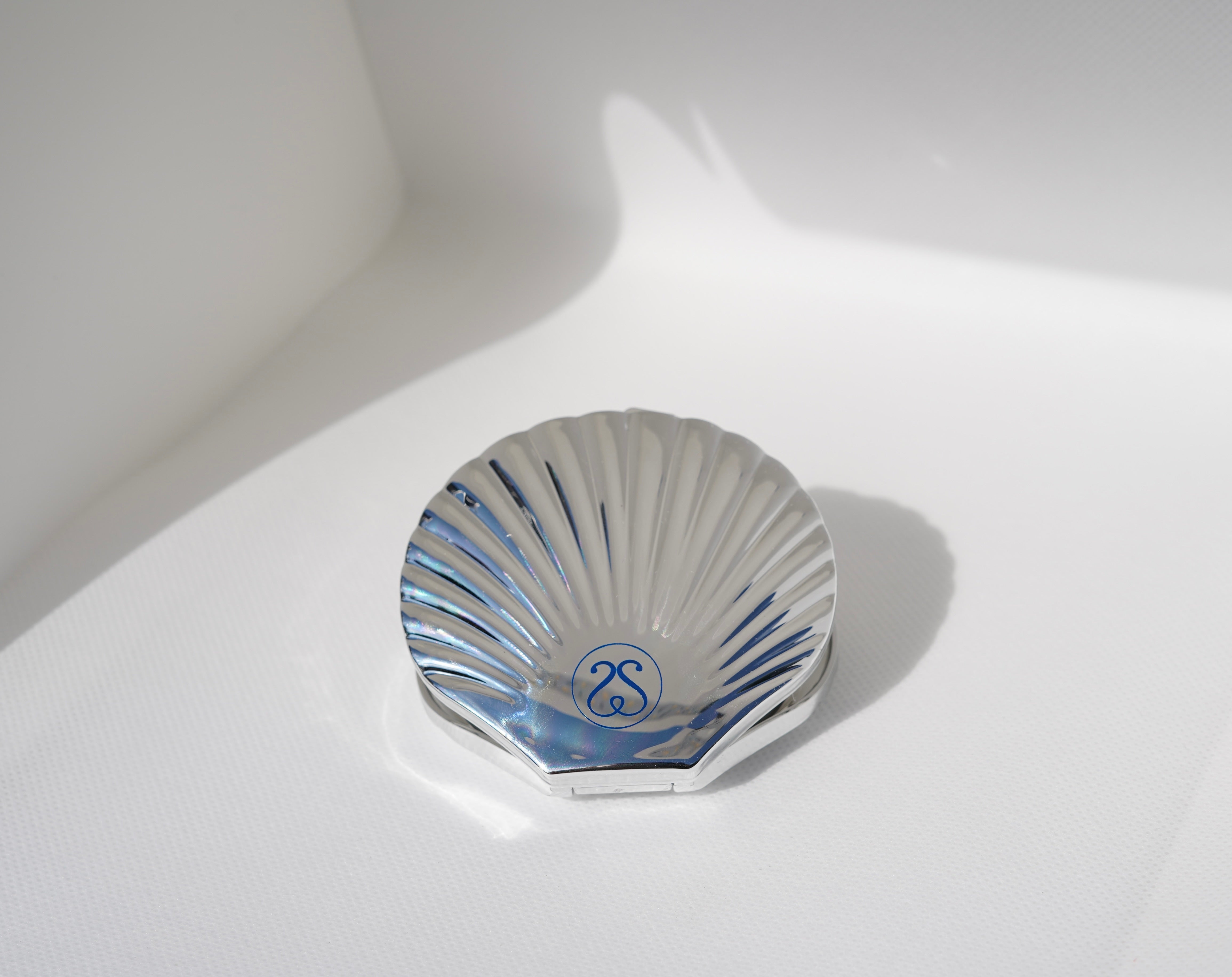 Shell Compact Mirror